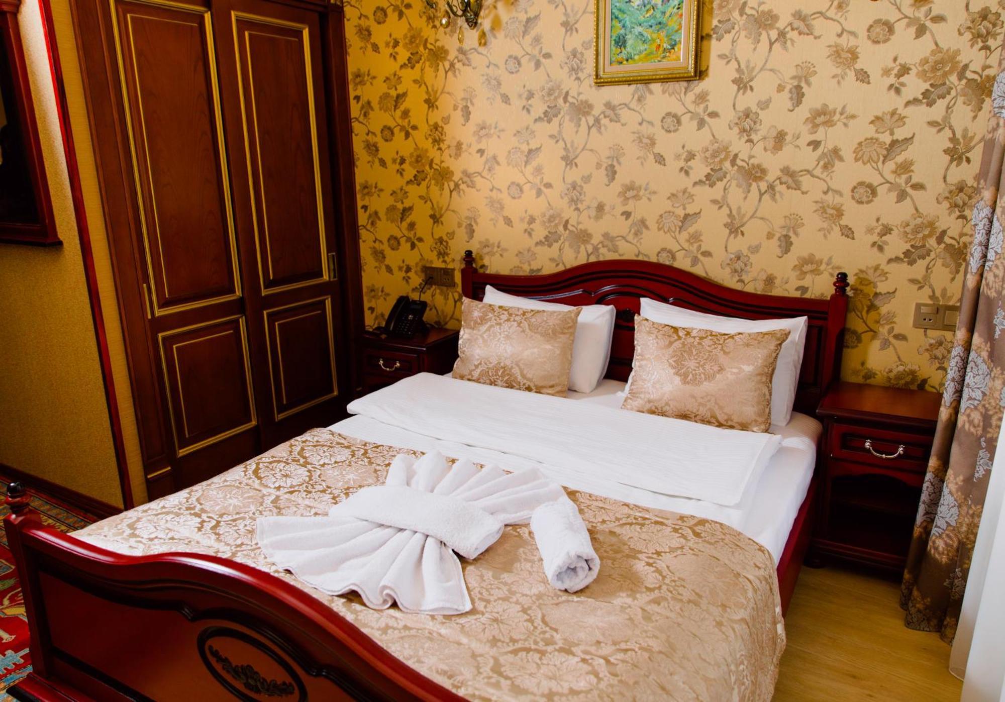 Royal Antique Boutique Hotel Baku Exterior photo